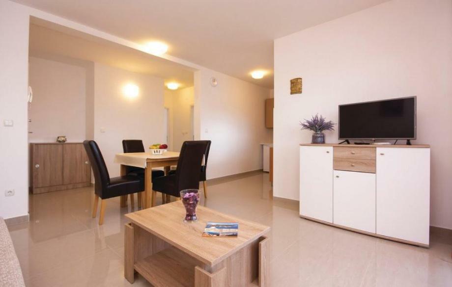 Apartmani Korenika Brodarica  Esterno foto